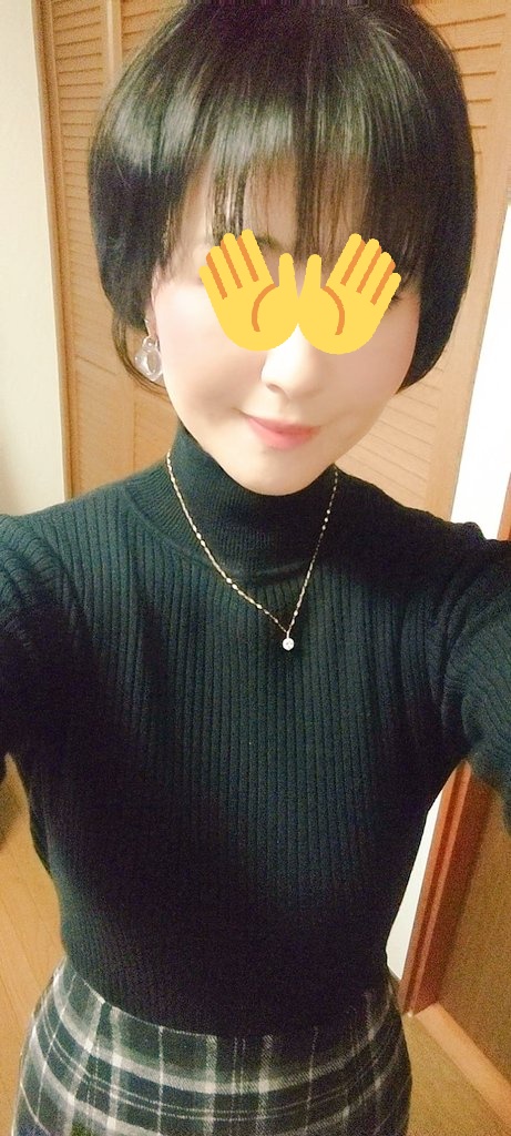 a8ppy_rose's tweet photo. どうにか자기を説得して人生初のショート❣️満足✨
そして娘が好きな #チキンポップ をアホのように送ってくれた자기😂
私が好きな #済州島 の特産 #柚子茶 #ハンラボン茶 も送ってくれた♥️ 
早く #チェジュ に会いに行きたいな❣️
いつもありがとう❤️
#제주도 #한일커플 #日韓カップル #韓国語勉強中 https://t.co/p4HhJ4OyqT