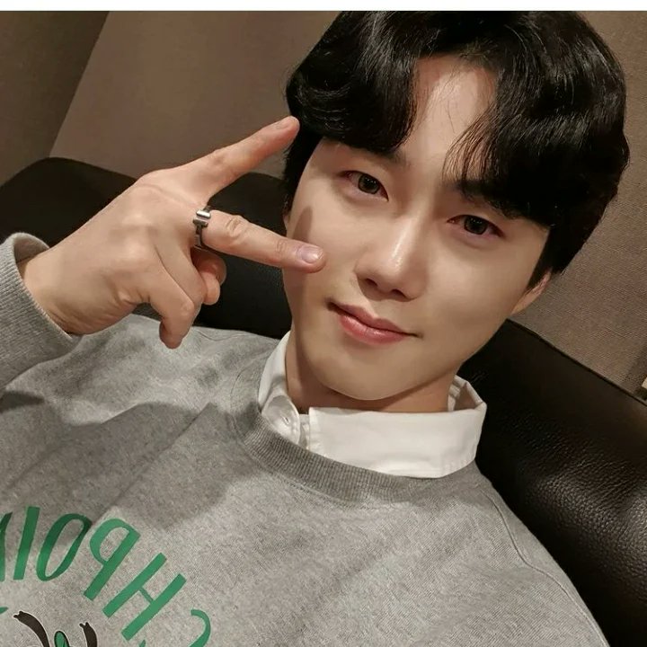 NoticiasVAV's tweet photo. 07-3-22
Baron en su cuenta de Instagram. 

Nos vemos de nuevo Vampz ❤ Te amo ❤

 #WelcomeBackBaron ▪︎ #VAV ▪︎ #브이에이브이▪︎ #BaRon ▪︎  #바론 https://t.co/RdVzNryXRM
