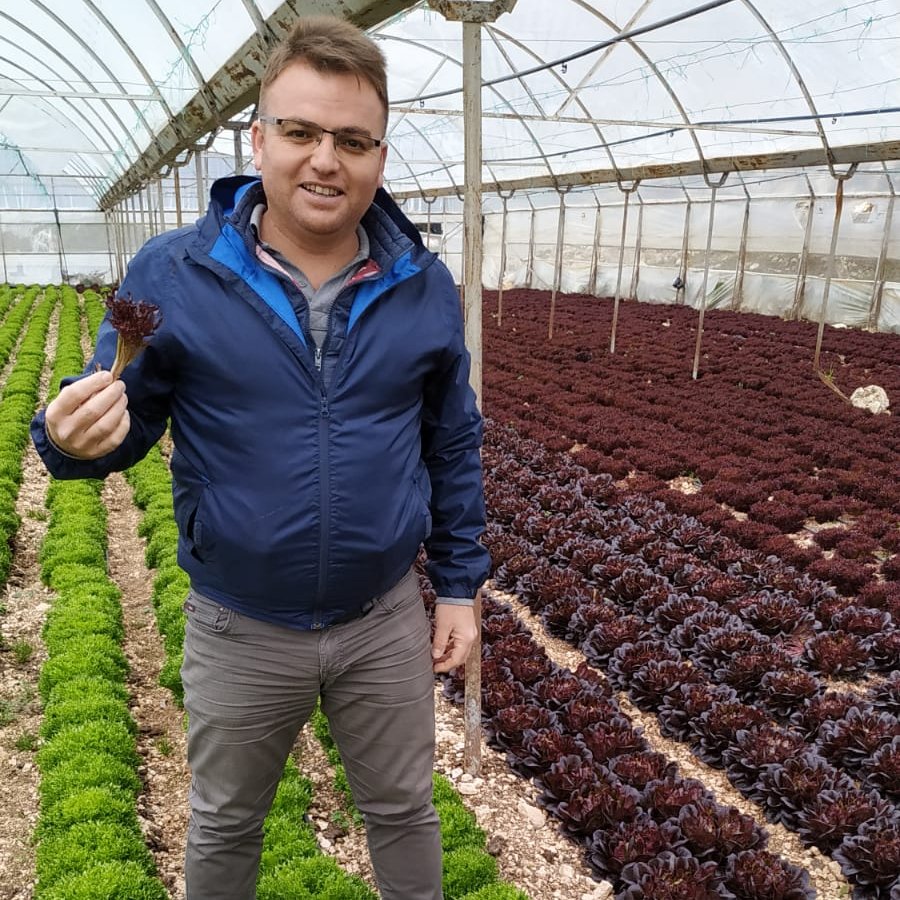 antalyailtarim's tweet photo. #ÜreteninYanındayız

#Finike'de #ziraat mühendislerimiz #marul üretim alanlarından numune alımı yaptı. #Akseki'de veteriner hekimlerimiz #hayvansağlığı çalışmalarına ve #şap aşılamasına devam etti.

#GelecekTarımda
#TarımAntalyada

@gokhankaraca_ https://t.co/AmJjfOxMWL