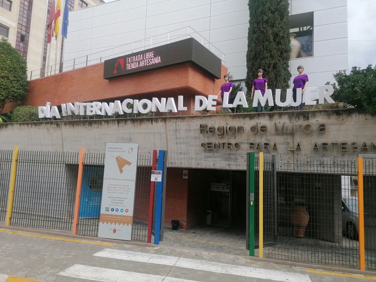 ArtesaniaRM's tweet photo. Esta tarde a las 17 horas os esperamos en el Centro Regional de Artesanía de Murcia para celebrar el  #DiaInternacionalDeLaMujer
#Músicaendirecto #Talleres #Esposiciones y mucho más https://t.co/vxLxkDYQcV