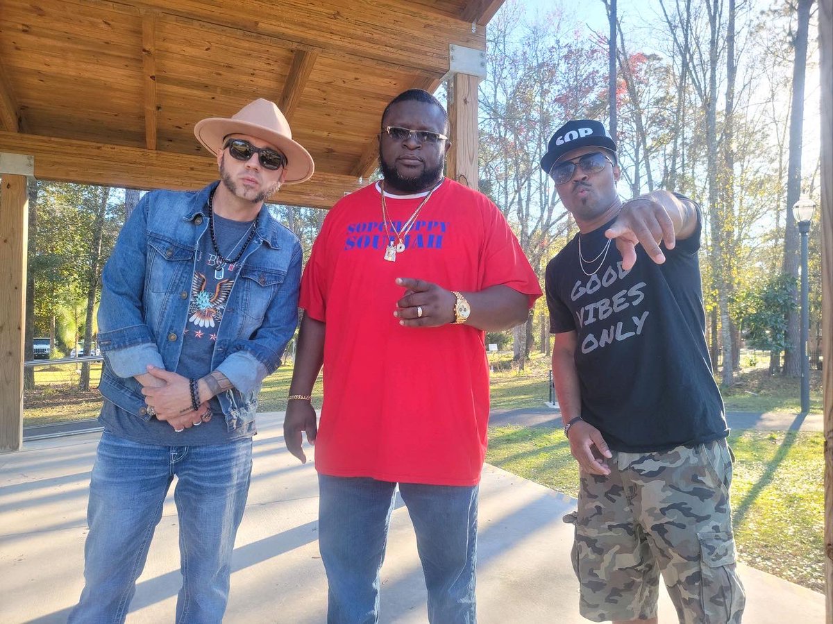 CountyBoyz's tweet photo. @DJDAP featuring @CountyBoyz  @countyboydre #comingsoon https://t.co/thgLUSfKVN