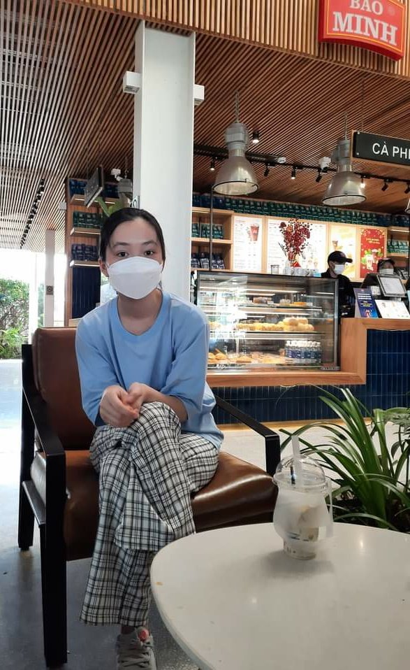 Conmeohoange's tweet photo. Dẫn đứa em đi chơi, mà nó cứ chị 2 em nứng. https://t.co/T9ZcY8E6zZ