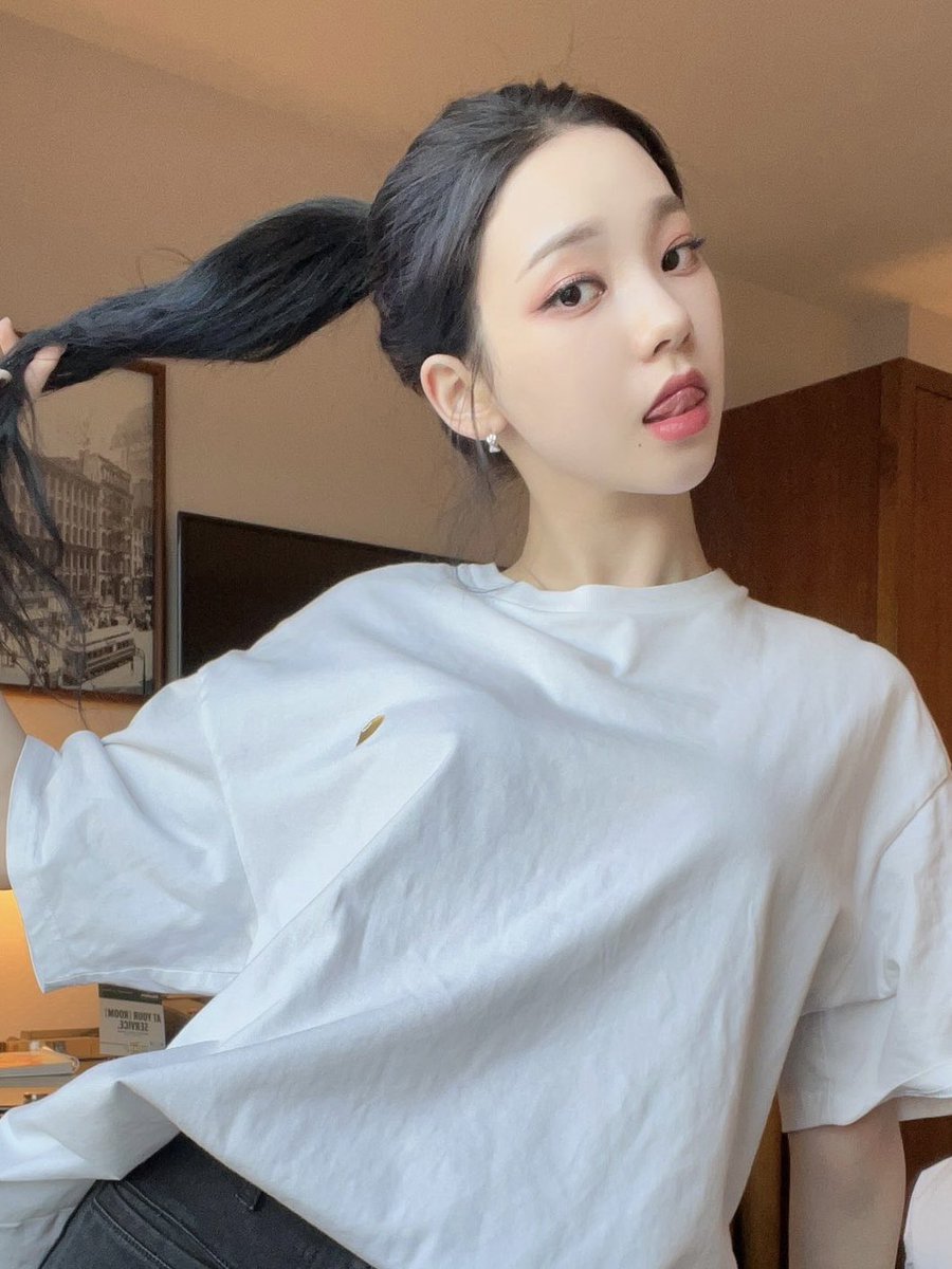 KRNSXTFEED's tweet photo. https://t.co/5BcHtczmoL