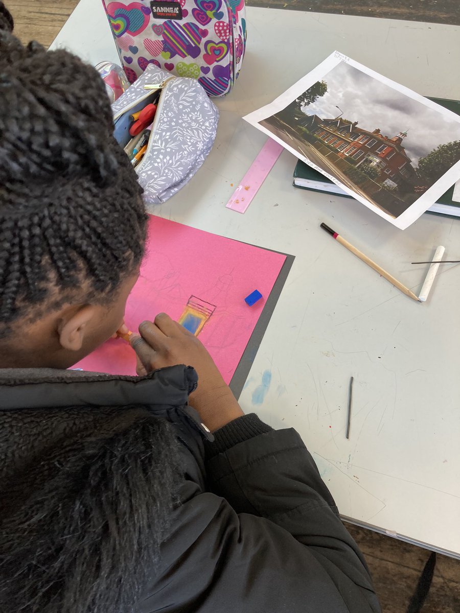 Exploring #drawing with visiting Artist, Maisie
What an exciting project this is for our #year7 students <a href="/BowArts/">Bow Arts</a> <a href="/Maisiemaris/">Maisie Maris</a>