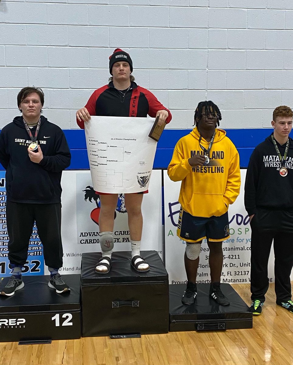 Austmitch7's tweet photo. 220 District champion💪🏻 https://t.co/hdhTiIvydv