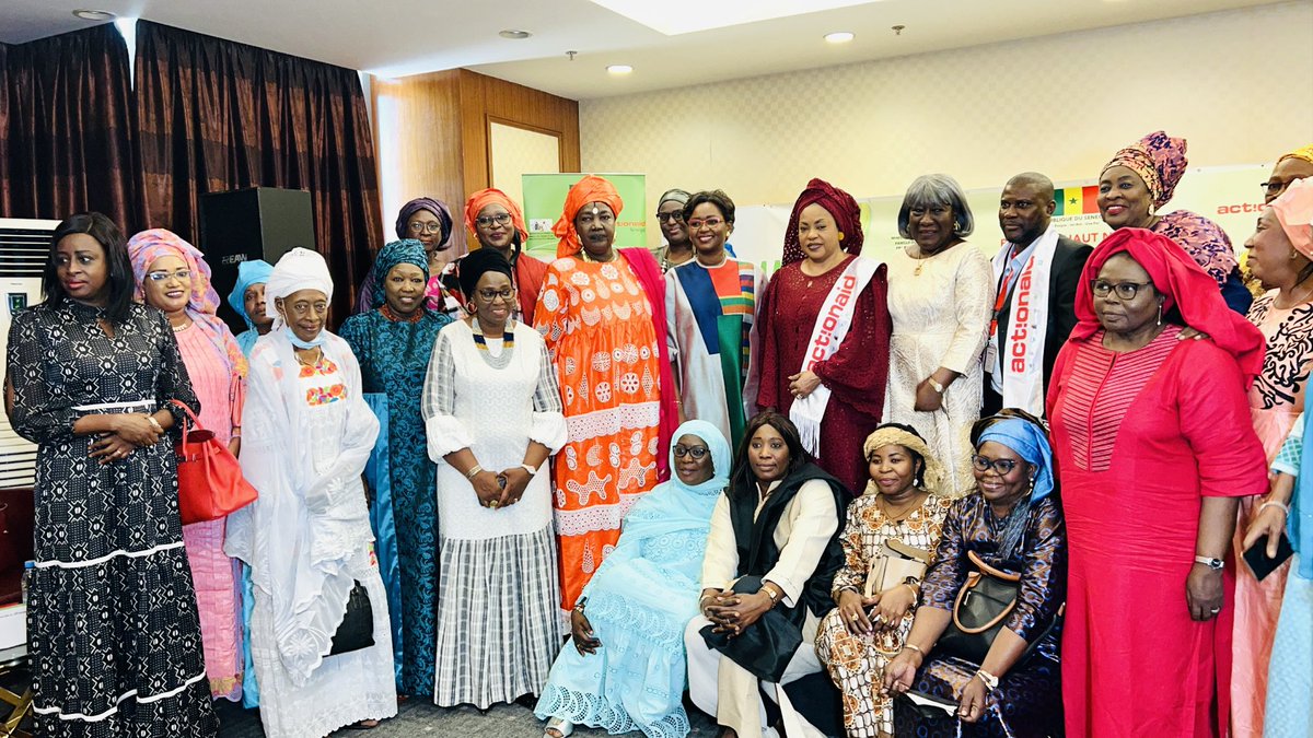 Maimouna_Diop24's tweet photo. Madame le Ministre @saly_dieng a présidé ce matin le Panel sur « La présidence sénégalaise de l’@_AfricanUnion : défis et perspectives pour les femmes sénégalaises dans un contexte de covid-19 et de changement climatique », #8mars #JIF https://t.co/f8UHldnExk