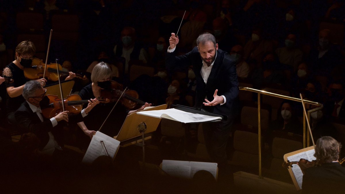 bachtrack_es's tweet photo. Crítica @OSGgalicia La Orquesta Sinfónica de Galicia impresiona en su visita en el Auditorio Nacional con obras de @FernandoBuide @esapekkasalonen y Stravinsky @DeltaSierra_1 https://t.co/erQ5A261Fs @lematt1988 https://t.co/QlzdNJ3YwC