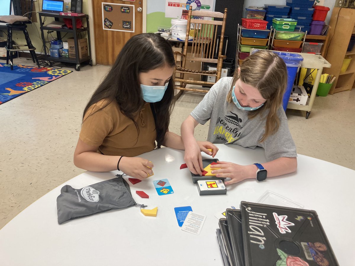 Shape by Shape challenge with <a href="/ImagineerSTEAM/">Brittany Ballou</a> &amp; fifth graders #ghesproud <a href="/ThinkFun/">ThinkFun</a> <a href="/PrincipalCEJ/">Dr. Courtney Jones</a> #oneccps