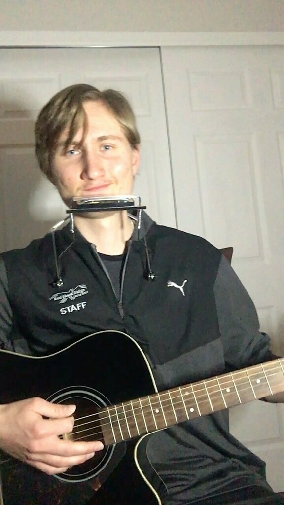 sethheldmusic's tweet photo. Here’s a John Denver classic for #mmm today! 

#mondaymorningmusic #music #indie #indieartist #cover https://t.co/3zJRtEpP1s https://t.co/AytZosCyXz