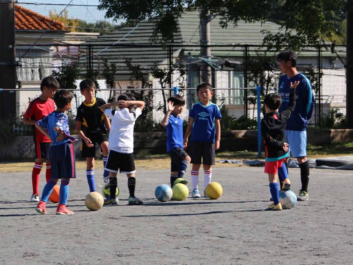 FC_Soleil's tweet photo. 横浜市泉区のサッカーチームFCソレイユです⚽️一緒にサッカーしてくれるメンバーを大募集中です😊アットホームで楽しいサッカーチームです✨是非一度、体験に来てみてください⭐️ https://t.co/XswFGhO76y