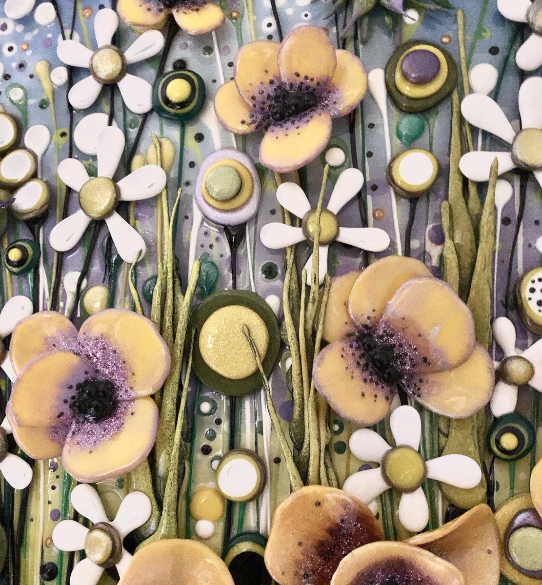 VFrance_Artist's tweet photo. A beautifully fresh, springtime commission! 💛💚💙💜 #mixedmediaartist #springtime #delicateblossoms #poppies #daisies #beautiful #independentartist #lovemyjob💙💚💜💛 https://t.co/MMzFGtojoU