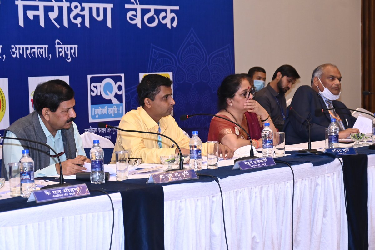 IMD_Agartala's tweet photo. आज प्रो . @RitaBJoshi जी की अधक्ष्यता मे संसदीय राजभाषा समिति ने मौसम विज्ञान केंद्र अगरतला के साथ निरिक्षण बैठक की| इस दौरान समिति ने मंत्रालय एवं विभाग के वरिष्ठ अधिकारीयों के उपस्थति में हो रहे राजभाषा हिंदी के कार्यों का अवलोकन किया | #SecondSubCommittee #AzadiKaAmritMahotsav https://t.co/umaXb29idc