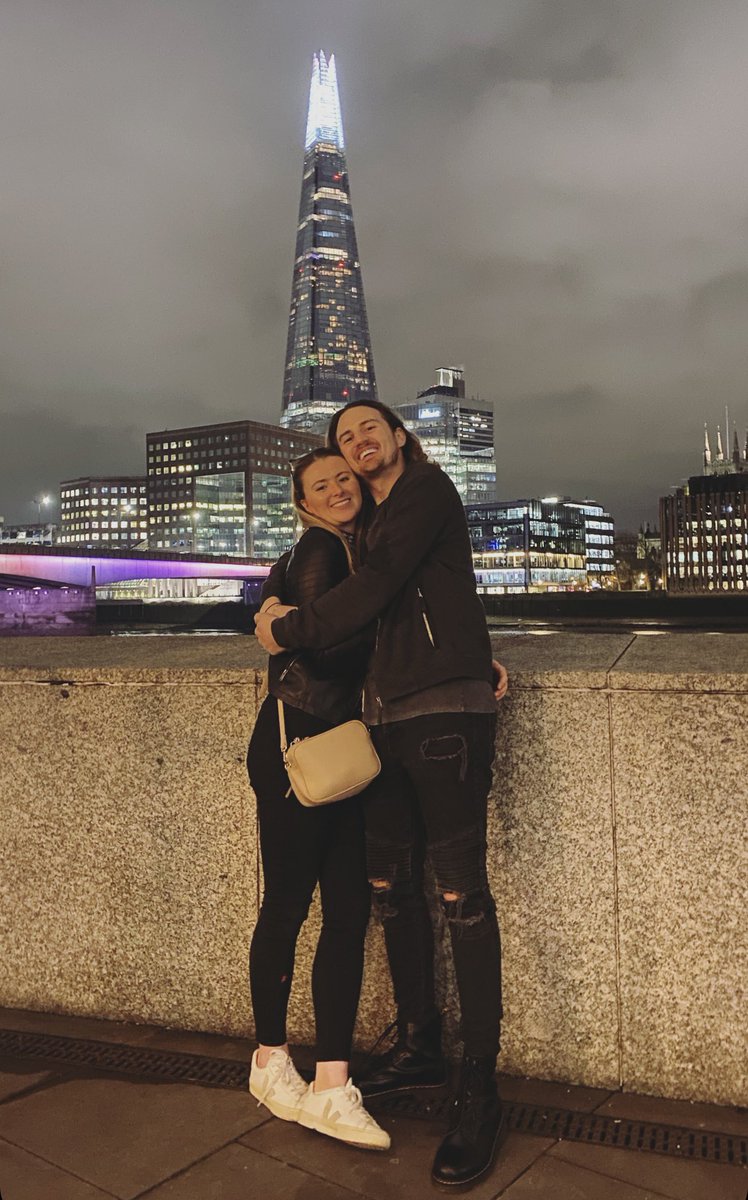 AshleyMitchellO's tweet photo. Friday night in #London🇬🇧 https://t.co/tgaQMOA5MY