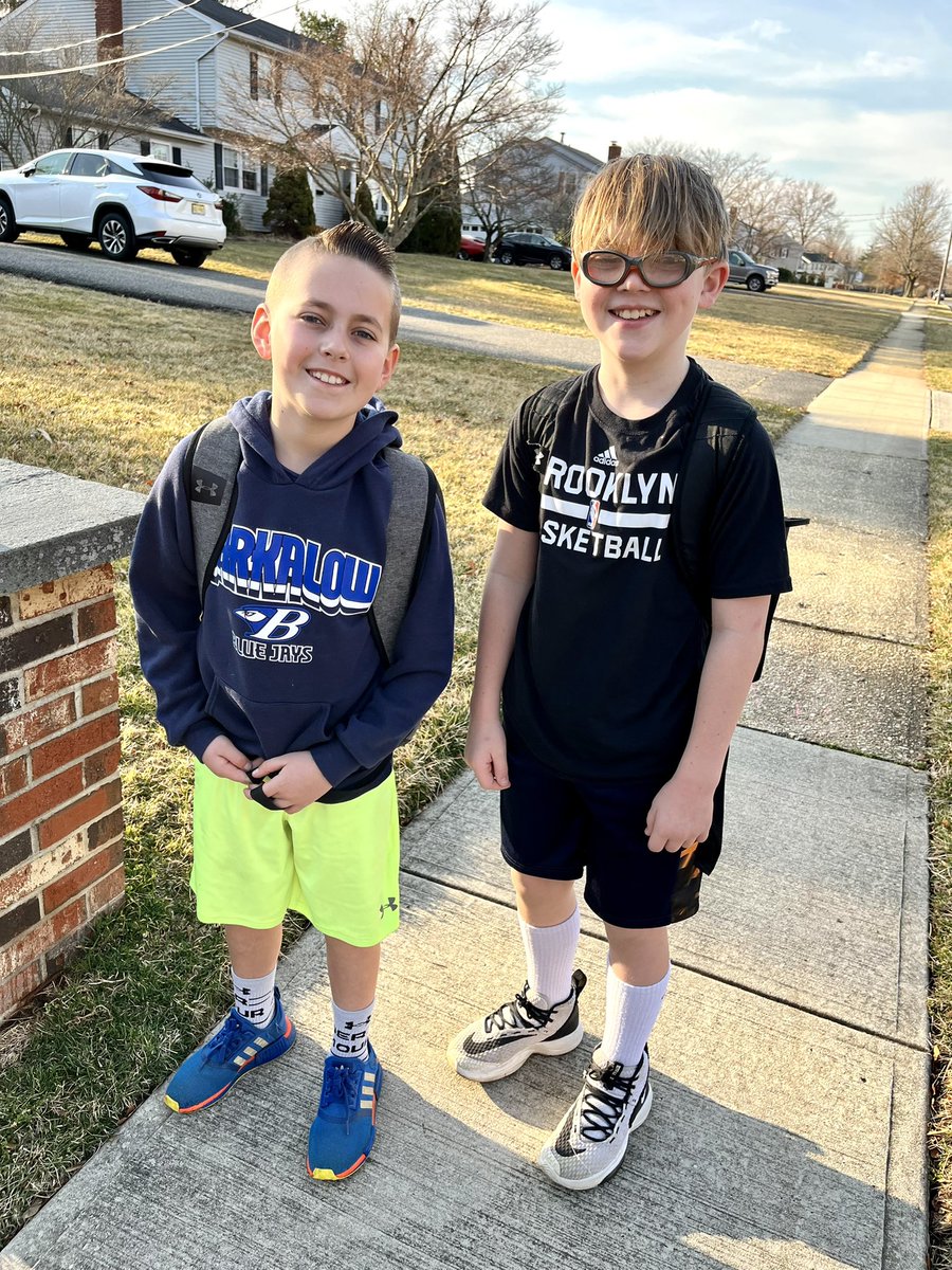 andreayurcisin's tweet photo. Happy SMILE Day! @pto_laura @DonovanSchool #FTS4RKids https://t.co/lyzTVM1veA