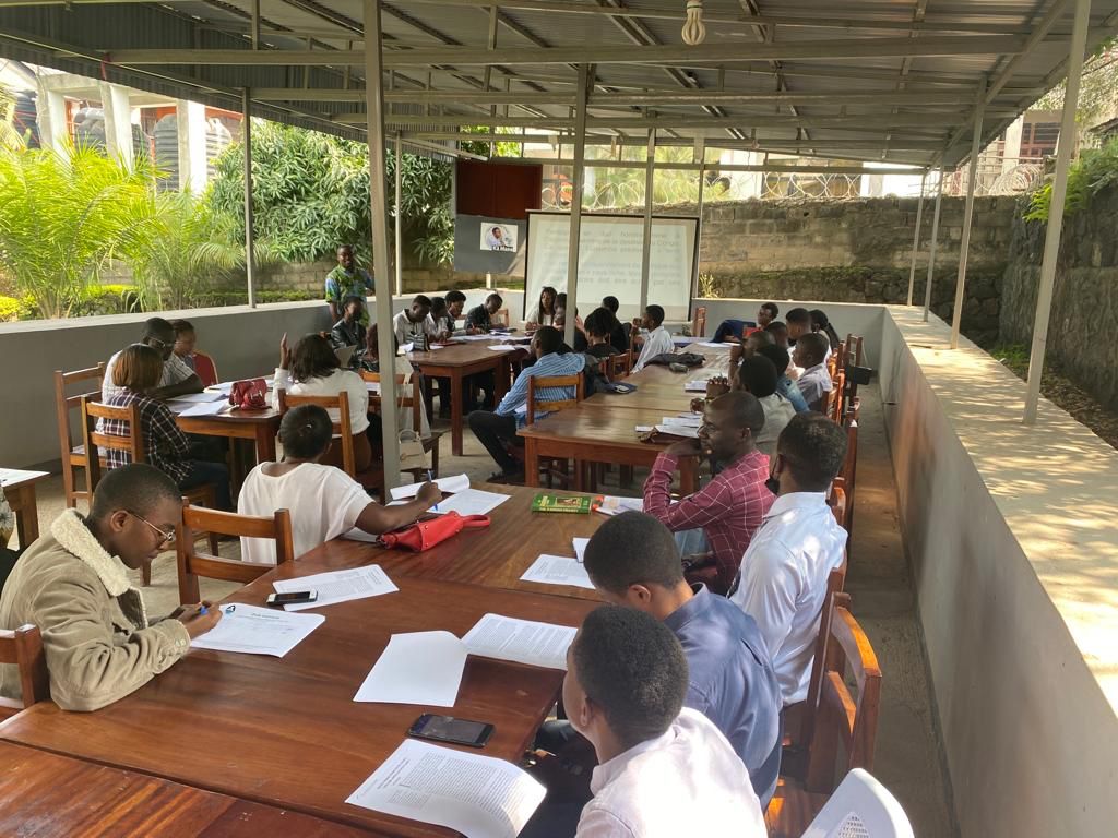 La femme continue à être au cœur des activités de l'Université alternative et du département #Genre de <a href="/PoleInstitute/">Pole Institute</a>. "Actualité de la parité et défis politiques électoraux en Rdc". c'est le thème qui a réuni les jeune samedi 05 Mars 2022