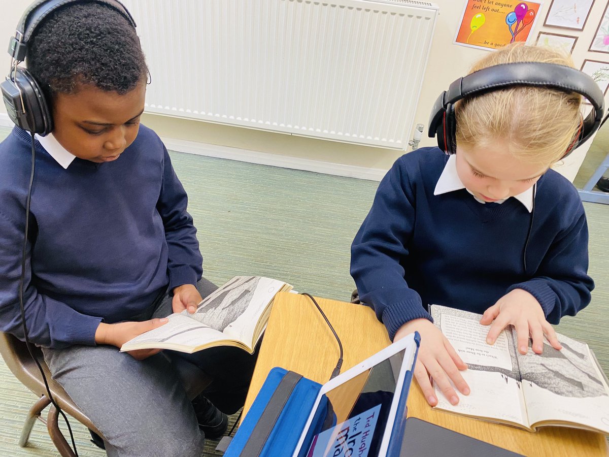 AnnunciationHA8's tweet image. Pre-reading our class text in Year 3 booster this afternoon. The children are listening to the audio and following along using the text👂🏽 #year3 #theironman #preteaching