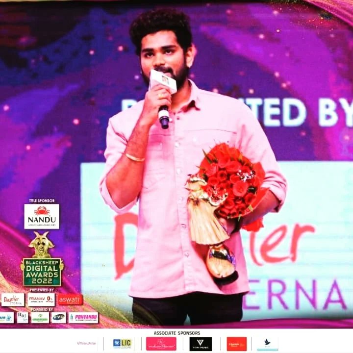 SamvishalC's tweet photo. Work hard in silence, let your success make the noise

Here is the visual form of the phrase
 #SensationalSingerSamVishal https://t.co/TZcpqK4vMB