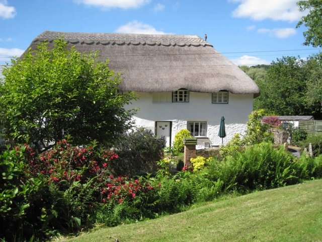 TheBBDirectory's tweet photo. The Barn &amp; Pinn Cottage is a 15th Century thatched cottage offering B&amp;B accommodation nestled within 2-acres of award-winning gardens. Explore coast &amp; countryside during your stay.
https://t.co/xQvLBaMRTJ
#BandB #Explore #Coast #Countryside #BookDirect #Bowd #Sidmouth #Devon https://t.co/rSOrwcFOFI