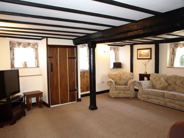 TheBBDirectory's tweet photo. The Barn &amp; Pinn Cottage is a 15th Century thatched cottage offering B&amp;B accommodation nestled within 2-acres of award-winning gardens. Explore coast &amp; countryside during your stay.
https://t.co/xQvLBaMRTJ
#BandB #Explore #Coast #Countryside #BookDirect #Bowd #Sidmouth #Devon https://t.co/rSOrwcFOFI