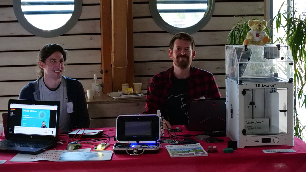 Présentation aux collègues d'<a href="/INRAE_France/">INRAE</a> de la #PépinièreNumériqueINRAE, ses objectifs et réalisations, lors du séminaire <a href="/INRAE_DipSO/">INRAE DipSO</a> (au programme : #3Dprinting, #arduino, #electronics, utilisation de #PeerTube et discussions !)