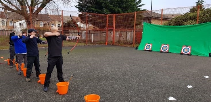 NewhamLondon's tweet photo. Have you ever wanted to have a go at archery? If you're a Plaistow resident, now you can, thanks to @Aim4Diversity. And if you're not a Plaistow resident but like the idea, why not propose something similar for one of our next #PeoplePowerProjects at a local Community Assembly? https://t.co/Elz24d0nu5