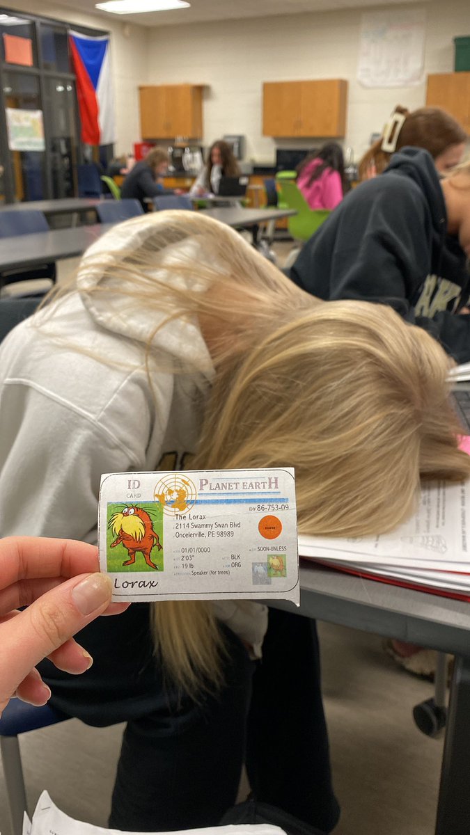 CimochIsabella's tweet photo. Bri reminds me of a “orange ape (that) eats banana coated rocks” which stands for the different soil horizons/layers @franklinlorax #apesland https://t.co/XCBYmkxwuF