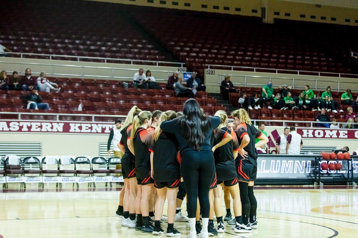 UPIKE_WBB's tweet photo. Be the Tougher more Together Team π€π§‘
#united | #pickherup https://t.co/5qsZppLSfz