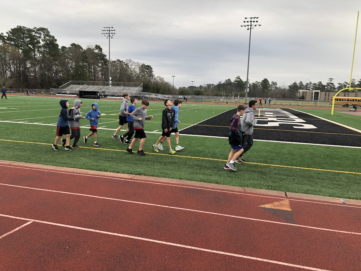 KingwoodCougars's tweet image. Cold &amp;amp; wet track morning at @HumbleISD_KPHS for the @KingwoodCougars track team! #hardworkpaysoff ! @HumbleISD @HumbleISD_KMS @HumbleISD_ath #KMSCougarPride #distancerunners