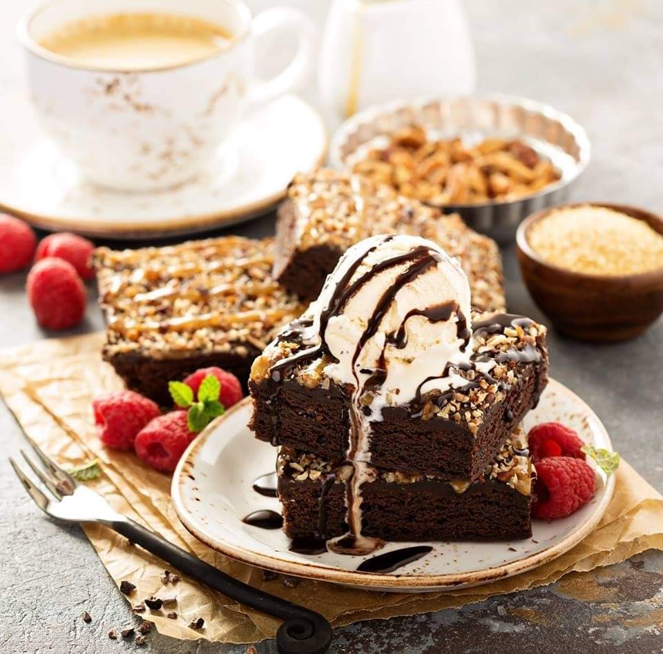 PMallagray's tweet photo. @LadyLaura2610 @rgb_buo @montse131958 @EstherBenito9 @Zanabe13 @franmartin24 @maricarmengar15 @patriceGaubert1 @_Amy777 #DulceLunes Laura &amp; cia 😋
Bss 💕 https://t.co/4BgGm7CQDY