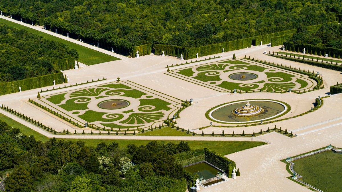 CVersailles's tweet photo. 🌍⚠️ VISITORS INFORMATION
Access to the Estate of Versailles will be disrupted from March 8 until March 12. More info about the acces here 👉https://t.co/5Rv6L29iAc https://t.co/pzsni0PvUX