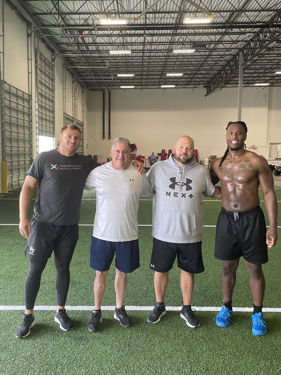 CoachCohenWake's tweet photo. The goat getting the boys ready for the league !! https://t.co/A0bqTmGiN1