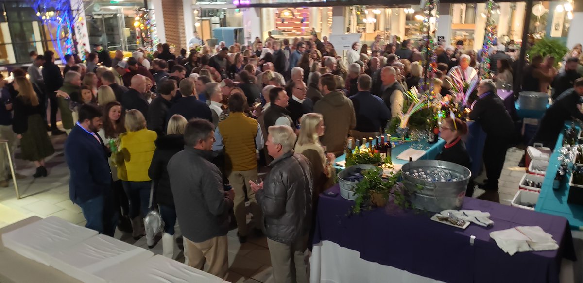 LPF_global's tweet photo. A great time was had by all Friday night at the 28th Annual High Point Oyster Roast supporting Family Services of the Piedmont, sponsored by the Lenny Peters Foundation and Bethany Medical. If you weren't there, you'll just have to catch up next year! https://t.co/bPn0aS2ofr