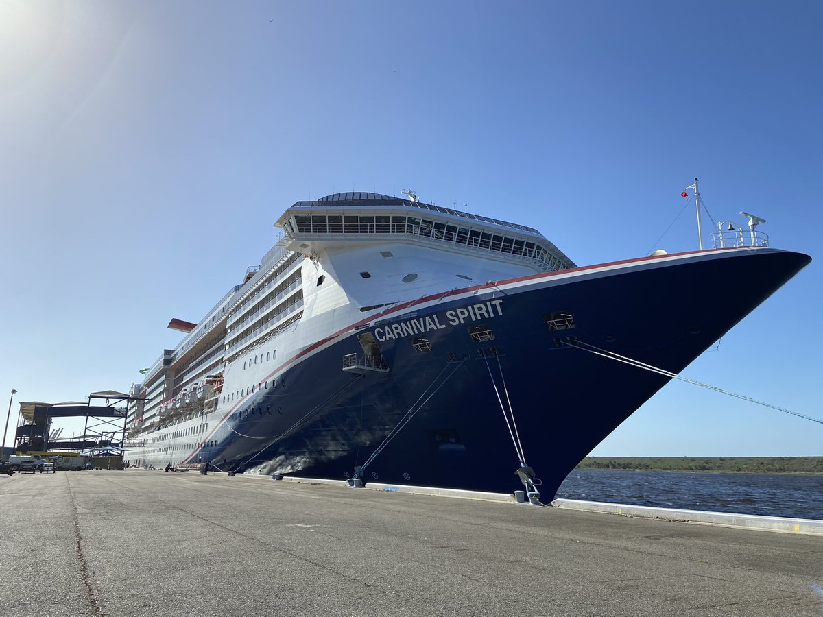JAXPORT's tweet photo. We’re all smiles as we prepare to welcome passengers aboard the first major cruise line to depart from JAXPORT in 2 years. Another reason to celebrate, it’s also @carnivalcruise 50th birthday #sailabration #choosefun https://t.co/vgFno2wnOF