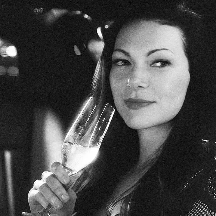 Happy Birthday Laura Prepon More tips about how to edit photo like this: 