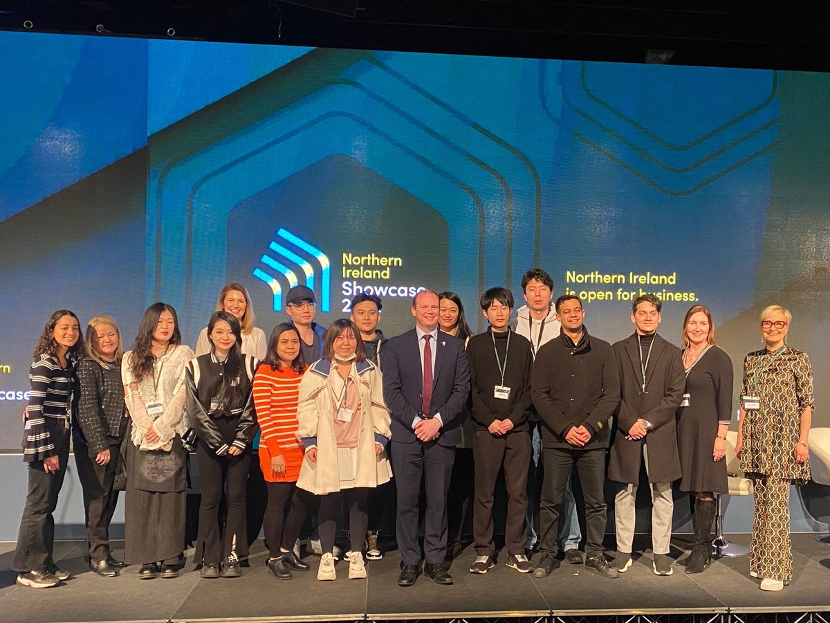 INTO_QUEEN'S tweet media