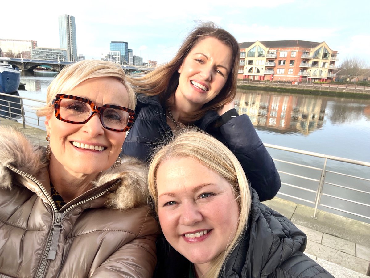 INTO_QUEEN'S tweet media