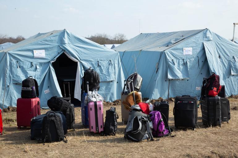Among the hundreds of thousands of children fleeing #Ukraine, many have been separated from their parents - multiplying the risk of violence, abuse and exploitation.

<a href="/UNICEF/">UNICEF</a> and UNHCR <a href="/Refugees/">UNHCR, the UN Refugee Agency</a> jointly call for their immediate protection.

Press release➡️shar.es/aWRRuV