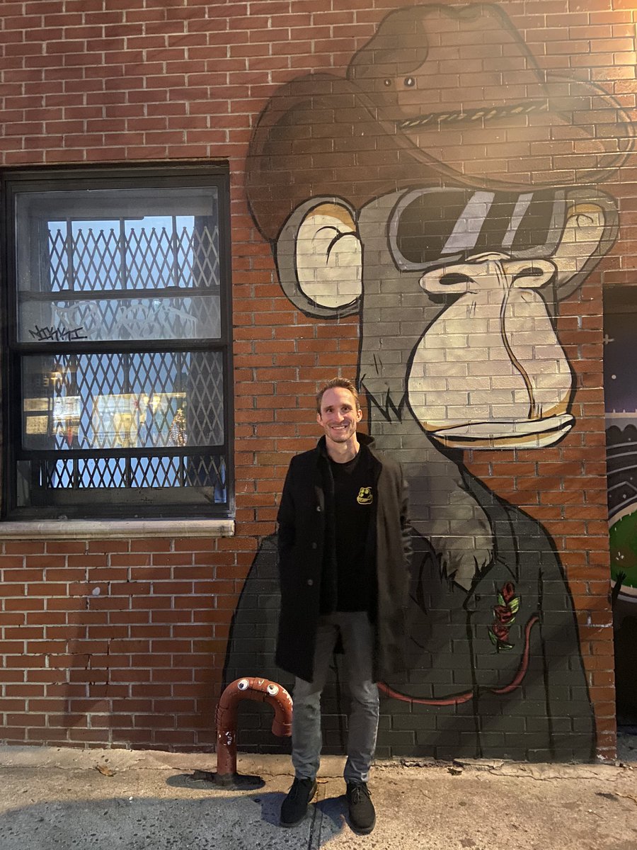 JeJeffries's tweet photo. #Bayc Art popping up across multiple continents. Any of big @BoredApeYC murals you know about? https://t.co/4cX3xTUgrp