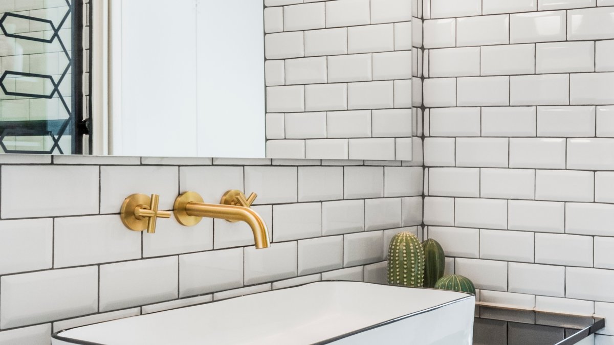 BilldrHQ's tweet photo. Subway-tiled walls will always be in style, but an abundance of alternatives are now available for anyone wanting to break from traditional bathroom design.
Find out 5 alternatives to bathroom tiles here ๐ https://t.co/3qBRvSzMRQ
#billdr #bathroomremodel #homereno https://t.co/P7NWBd9k1T