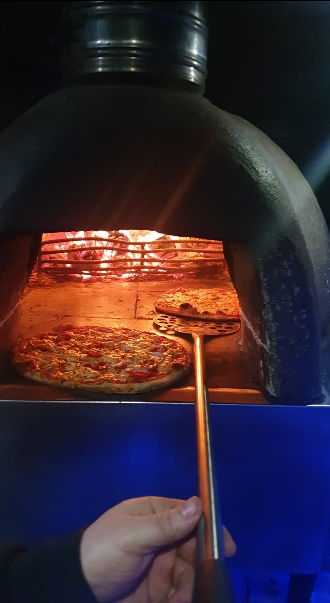 StokedKitchen's tweet photo. 👨‍🍳👩‍🍳🔥🍕We hope you all had a great weekend. 
Stoked kitchen are
excited to go back to The Richmond Arms West Ashling 😃. See you tonight 5.30-9pm 😋🍕 https://t.co/fZ4rHi8EFp
