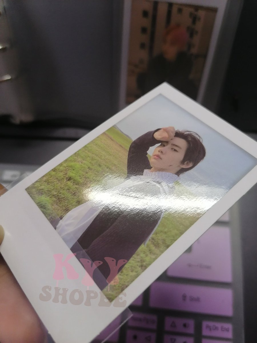 KyyShopeePH's tweet photo. [HELP RT] #KylaKShopeeONHAND
📌 ENHYPEN Sunghoon Yet Polaroid 
💸 ₱190.00 (with scratch lololol, check 2nd pic)

DOP: March 15
reply mine or send dm! https://t.co/mI8cViOqDs