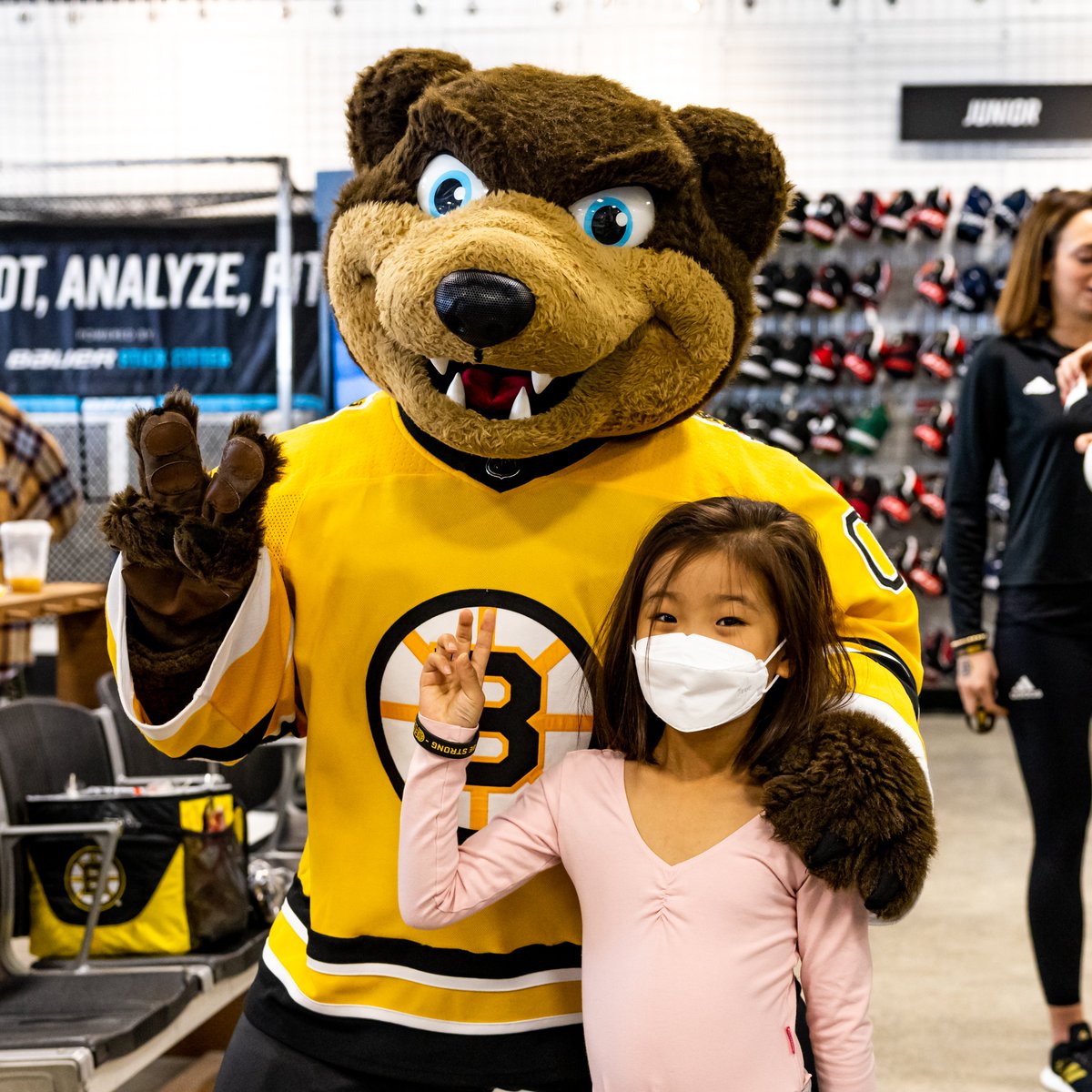 Over the weekend, #NHLBruins alums Rick Middleton, <a href="/AndrewRaycroft/">Andrew Raycroft</a>, and Andrew Alberts helped to outfit 400 girls youth hockey players with their first sets of equipment at <a href="/PureHockey/">Pure Hockey</a> locations in Braintree and Danvers as part of the #BruinsAcademy Learn to Play program.