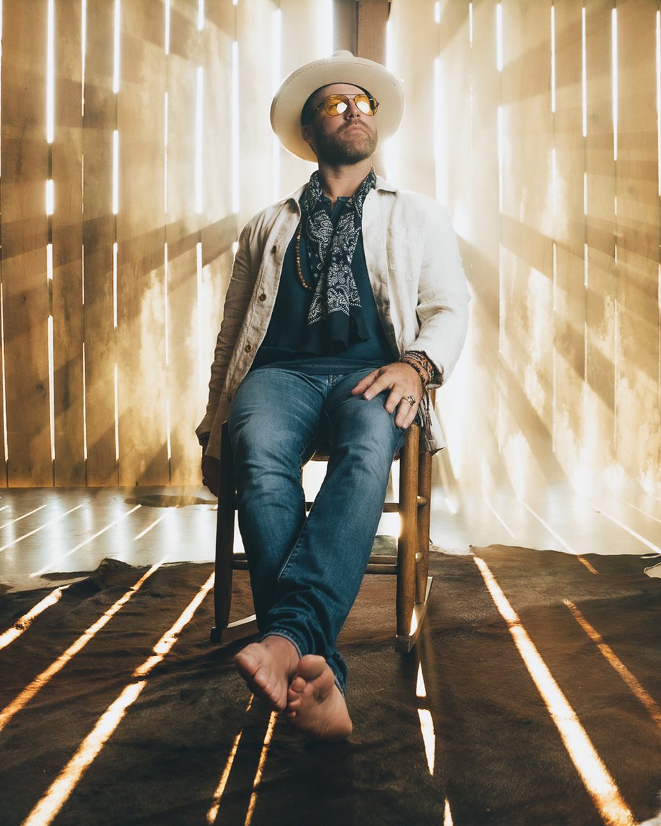 DrakeWhite's tweet photo. The Optimystic - Out Friday.
#newmusic #drakewhite #theoptimystic 

📸: @zacknudsen https://t.co/CxXvQfDqfe