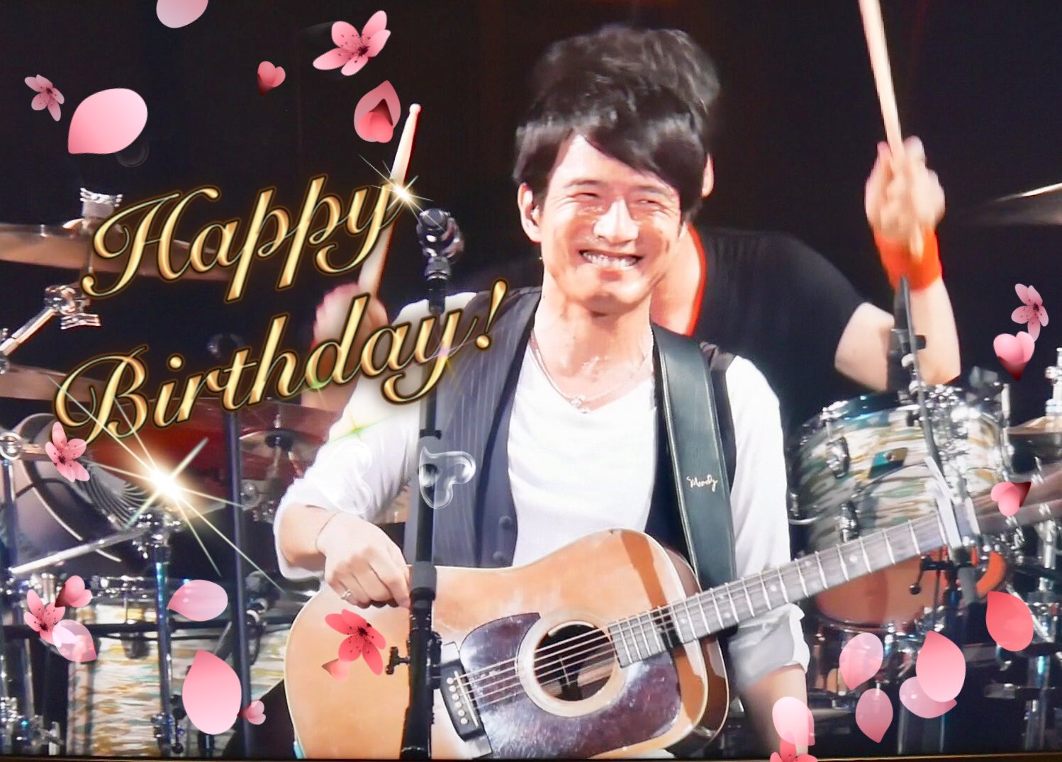 未完 桜井和寿さん 52歳のお誕生日おめでとうございます 桜井さんの歌声 歌詞 メロディー そして笑顔 全てが大好きですmr Childrenに出会えてほんと幸せ これからもカッコ良くて可愛いらしい桜井さんを応援し続けます 桜井和寿 桜井