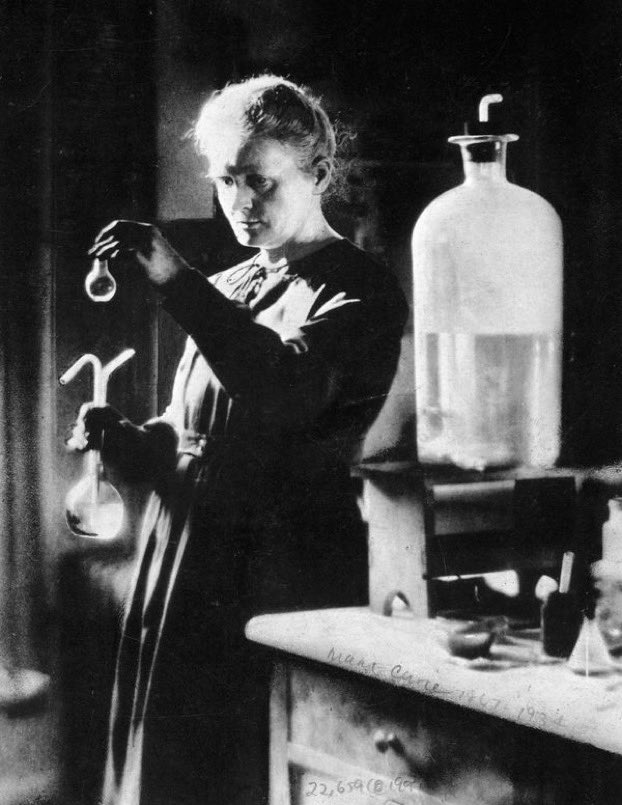 scientists_feed's tweet photo. Marie Curie working at the Radium Institute, a radioactivity laboratory created for her by the Pasteur Institute of Paris at the University of Paris, c. 1925. https://t.co/NTjl4QcWeC