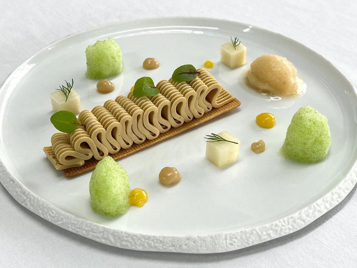 StPol_HC's tweet photo. Es un placer ver cómo se elabora el Menú del Chef del @restaurantBoTiC -🌟🌟 Michelin - y conocer los motivos que han inspirado los platos del menú y las técnicas usadas.
¡Muchas gracias por acompañarnos en el Máster en Artes Culinarias y Dirección de Cocina de #EUHTStPOL! https://t.co/ob1ujDjtnr