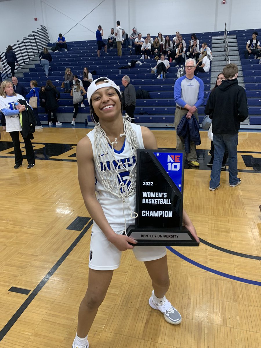 PortlandGBB2020's tweet photo. Big, massive, ginormous congratulations going out to Amanda Kabantu and her @BentleyWBball teammates winning the NE10 and punching their ticket for the big dance!!!

Way to go, AK!!!

#CoachAK
#GoBulldogs 
#GoFalcons
💙🤍 https://t.co/NwDJ96neut