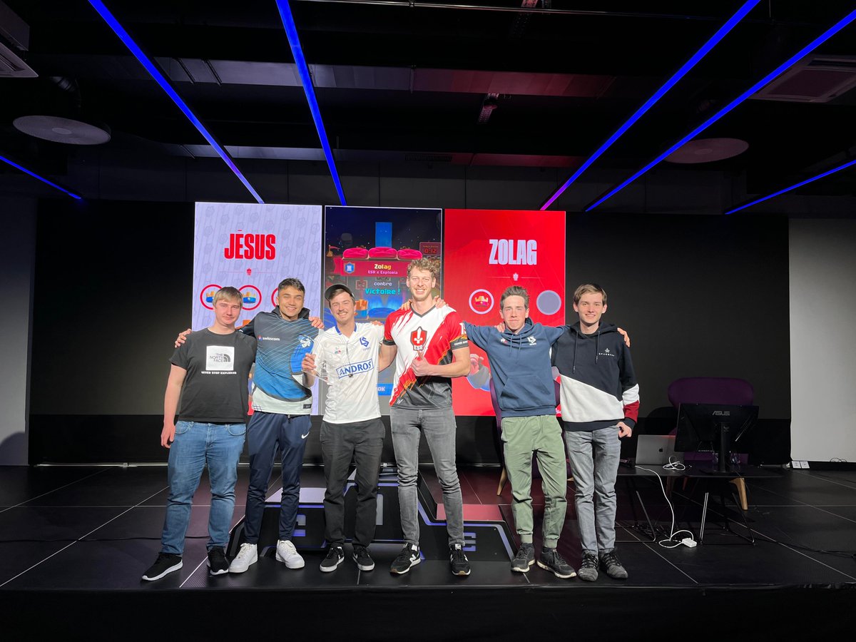 Un plaisir d'avoir pu organiser ce tournoi <a href="/ClashRoyale/">Clash Royale</a> !

Encore un grand 🙏 à <a href="/Smuffgg/">Smuff 🇨🇭</a>, @ExploriaCH et <a href="/DashStudioCH/">DashStudio</a>

Big up aussi à <a href="/Hentrax/">hentrax</a> et <a href="/GamingXama/">XamaXGaming</a> pour toute l'aide en amont et sur place pour <a href="/ESR_eSport/">Empire Suisse Romande</a> 🔥

Trop cool de revoir ce monde et tous les joueurs de la SHL!