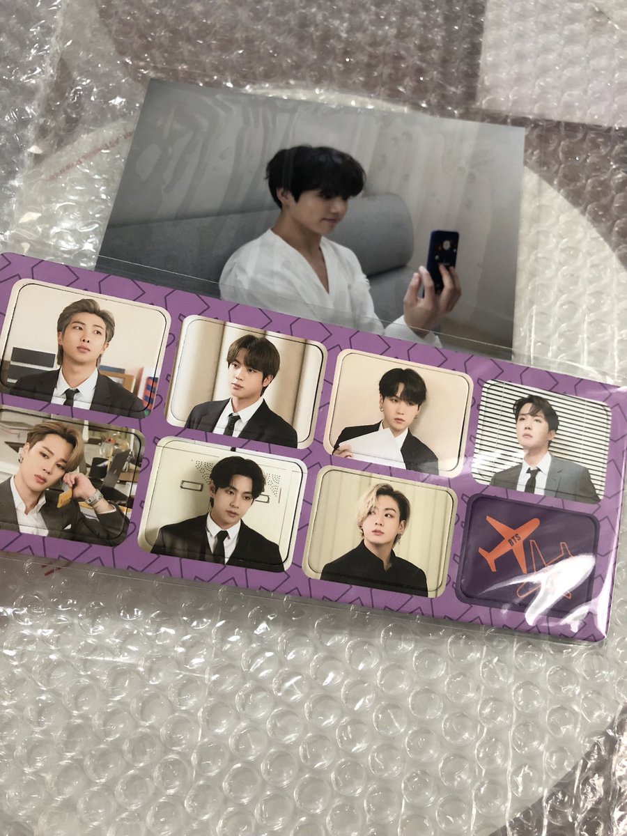 parkjaymin13's tweet photo. Tysm to my budols sis @shop_missj π₯° Huge Tata is finally home, safe & sound π€§ Thanks sa effort sis para magkasya sa box & I can save on sf ππ
Spot also BTS looking very gwapo on the merch box magnet π plus more freebies!!! Yes, freebie po ang official JK pob ππ»π€ https://t.co/fRj7UkfOQl