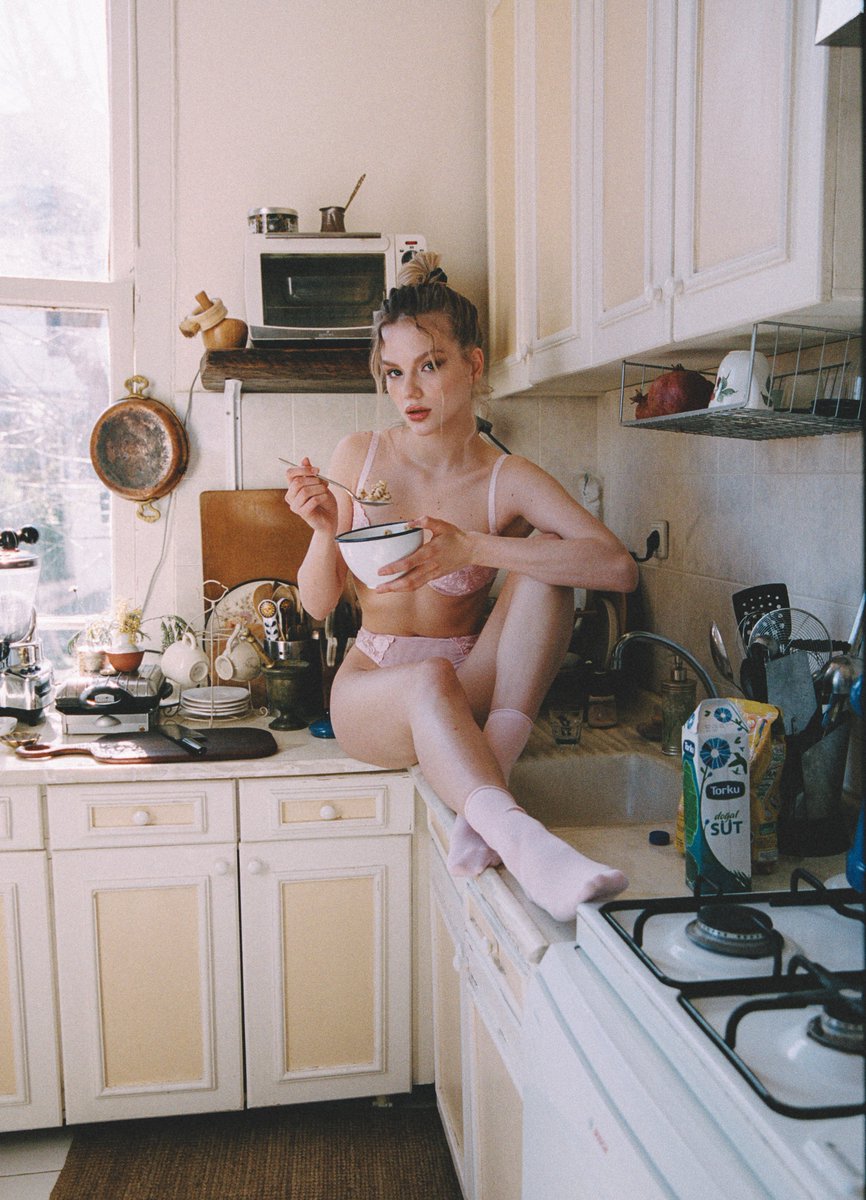 Hello frens! my new collection is coming out soon! 💃I've been working on it for about 2.5-3 months. I'll release it on the Foundation. See you soon! 🐽
foundation.app/@mraraz